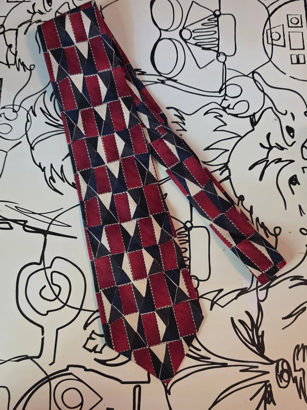 Bugatti Mens Tie 100% Italian Silk Red Navy Blue Cream Geometric 58” x 3.75”